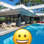 California Piscine Chauffee 14x4m Moulleau Abatilles 10 Pers *