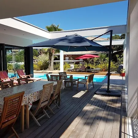 California Piscine Chauffée 14x4m Moulleau Abatilles 10 Pers *