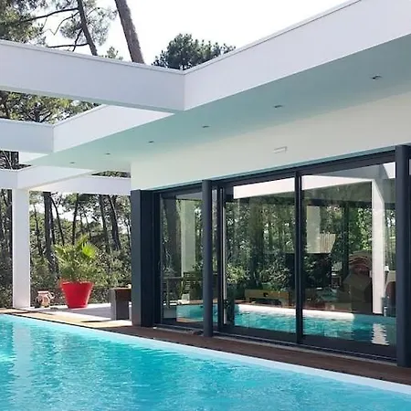 California Piscine Chauffee 14x4m Moulleau Abatilles 10 Pers Willa *