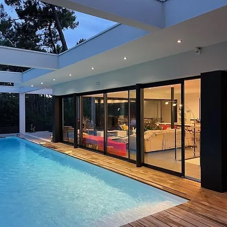 California Piscine Chauffee 14x4m Moulleau Abatilles 10 Pers Willa