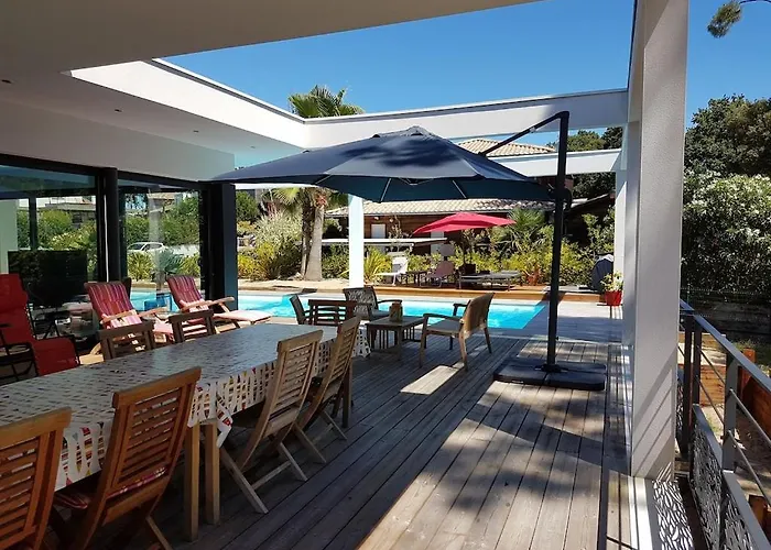 California Piscine Chauffee 14x4m Moulleau Abatilles 10 Pers *