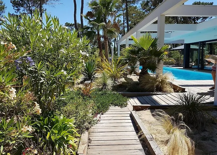 California Piscine Chauffee 14x4m Moulleau Abatilles 10 Pers